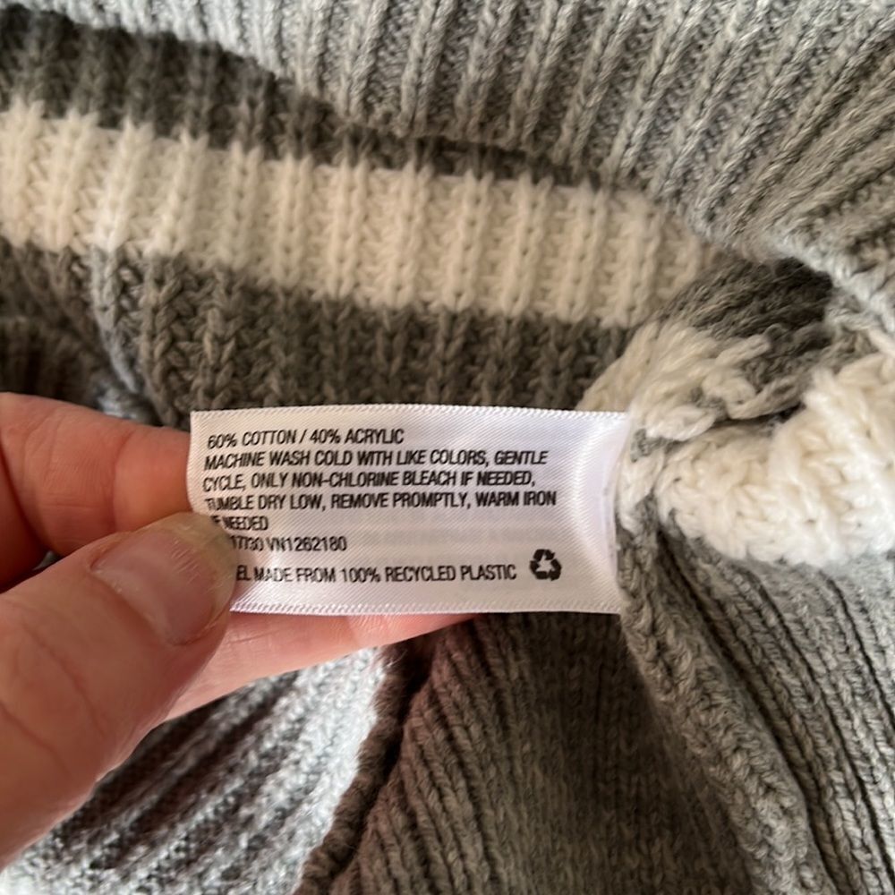 A New Day Grey and White Striped V-Neck Knit Sweater Size Small - Picture 7 of 7